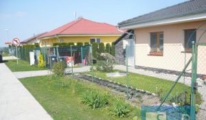 Hviezdoslavov - Podháj, predaj, 4 izbový bungalov s 2 kúpeľňami, okrasnou záhra