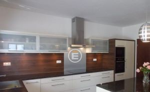 EUROPA – NADŠTANDARDÝ 6izb. RD 432m2, s výnimočnou polohou na pozemku 784m2