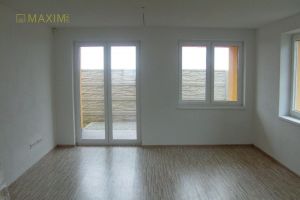 Priestranná novostavba bungalovu v Jarovciach