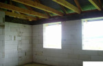 Veľký bungalow-hrubá stavba, pozemok 1.434 m2 s IS - Svinia - ZĽAVA – fotka 2